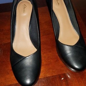 Dress shoe